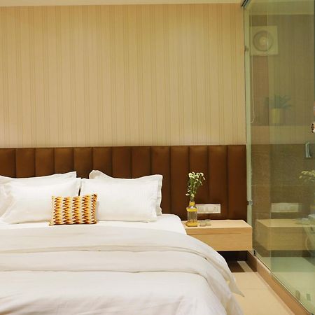 Hotel 16 Delhi Kültér fotó